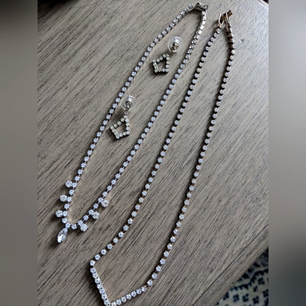 Rhinestone jewelry bundle 2 necklaces 1 pair of pierced earrings